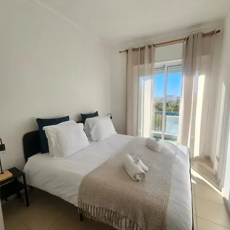 דירה Faro Central Stay
